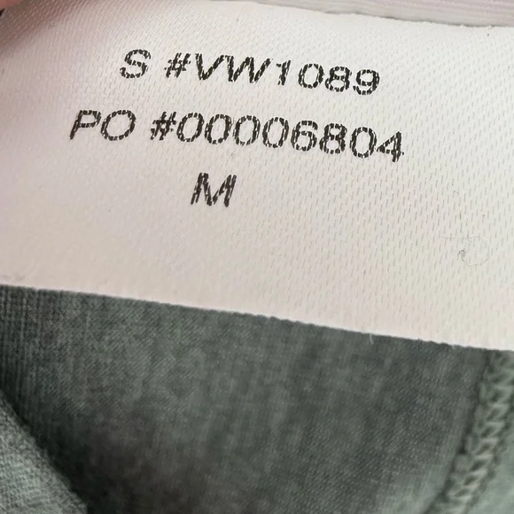 VUORI WOMEN'S HALO ESSENTIAL TANK MEDIUM VINTAGE PISTACHIO HEATHER MEDIUM - Picture 6 of 8